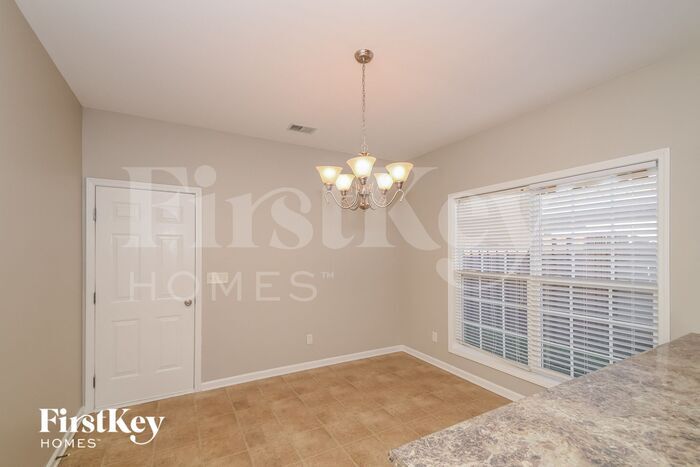 Building Photo - 158 Village Dr
