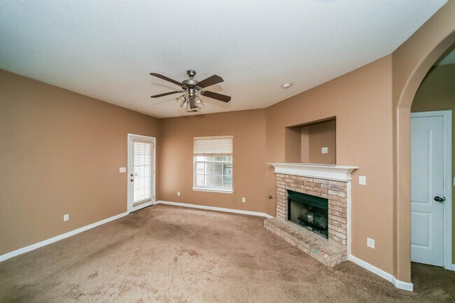 Building Photo - 10085 Woodland Hills Dr