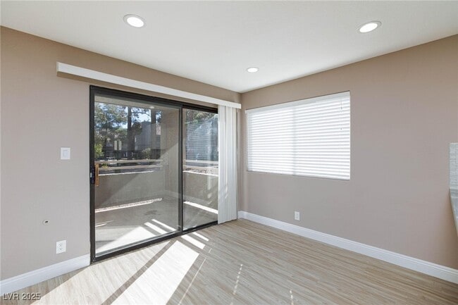 Building Photo - 5058 S Rainbow Blvd