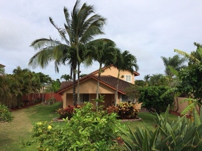Building Photo - Beautiful 5 Bedroom 3.5 Bath House in Lihue