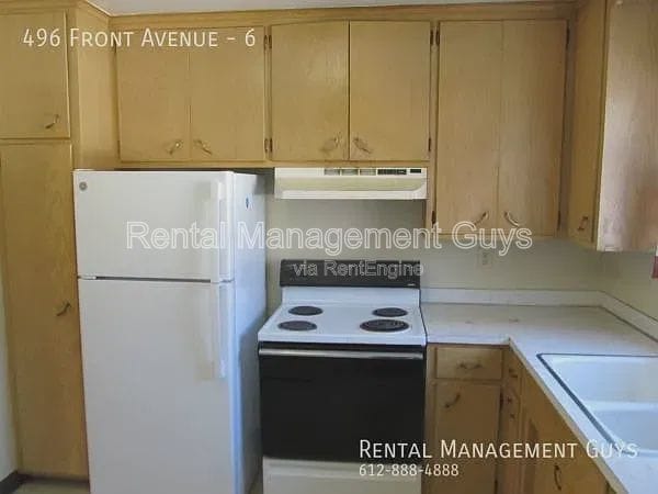 Building Photo - 496 Front St