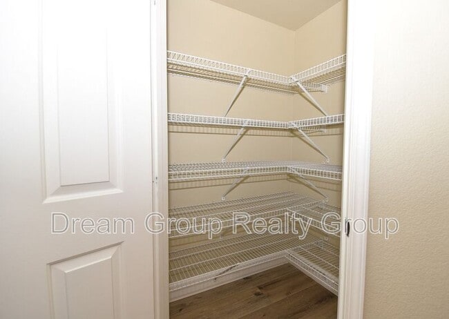 Building Photo - 8555 W Russell Rd