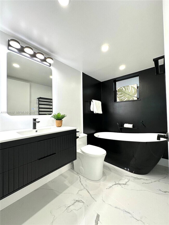 Building Photo - 13020 SW 92nd Ave