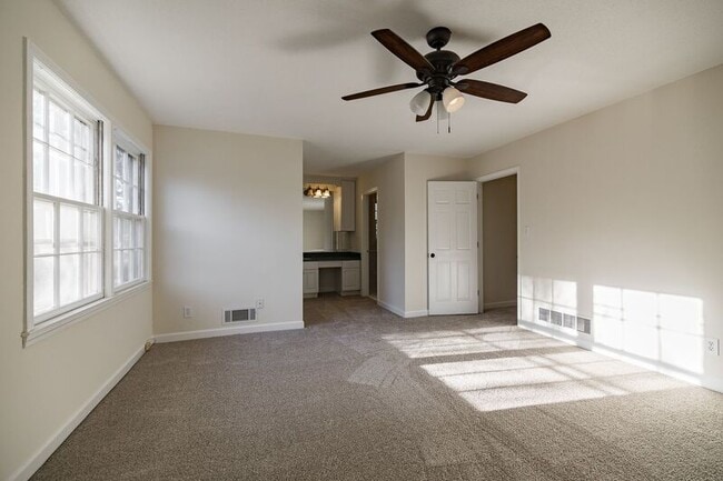 Building Photo - 265 Ponderosa Dr