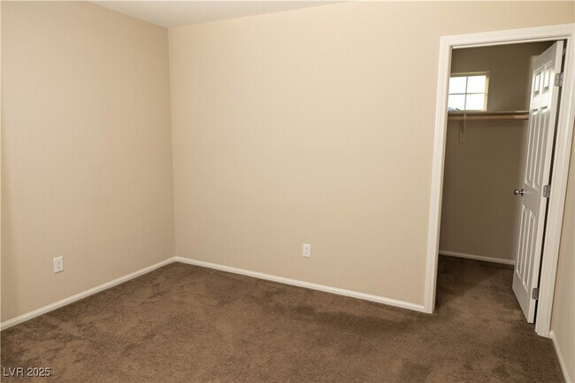 Building Photo - 10561 Sariah Skye Ave