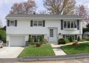 Building Photo - 37 Montcalm Ave