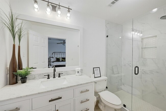 Building Photo - 3605 Leafield Dr