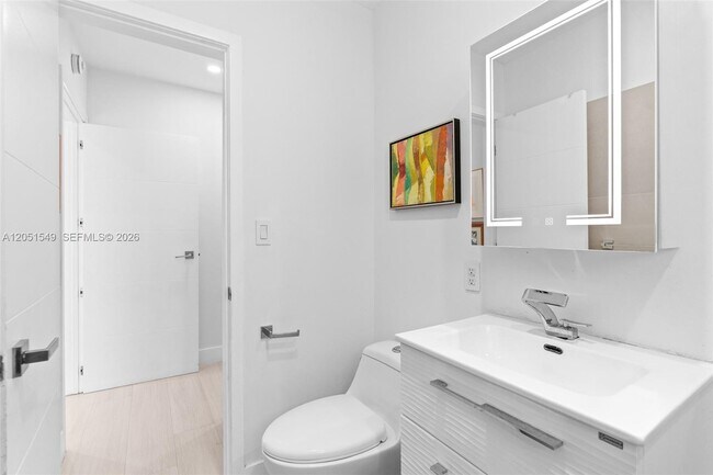 Building Photo - 7831 SW 54th Ct