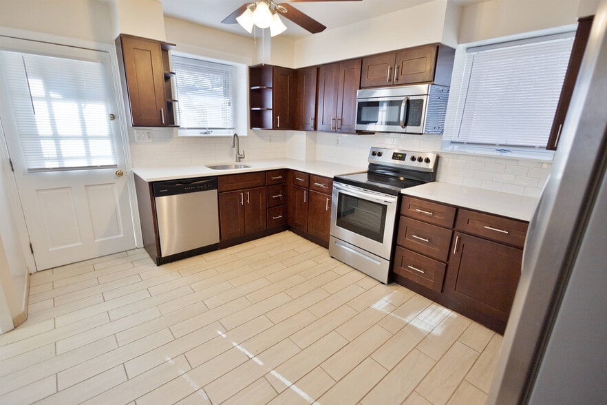 Kitchen - 8576 Old Line Rd