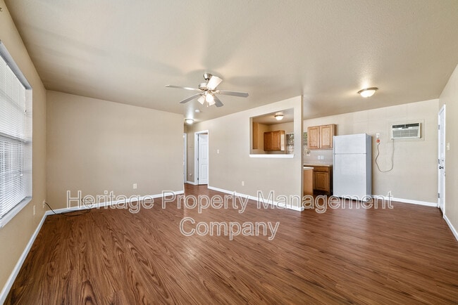 Building Photo - 1222 W Thorain Blvd
