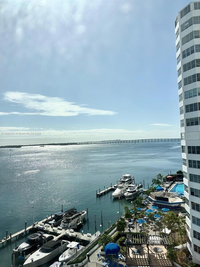 Building Photo - 801 Brickell Bay Dr