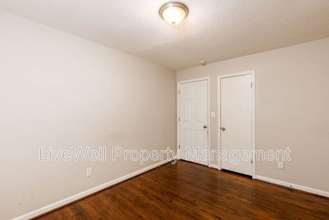 Building Photo - 7232 Naples Ave