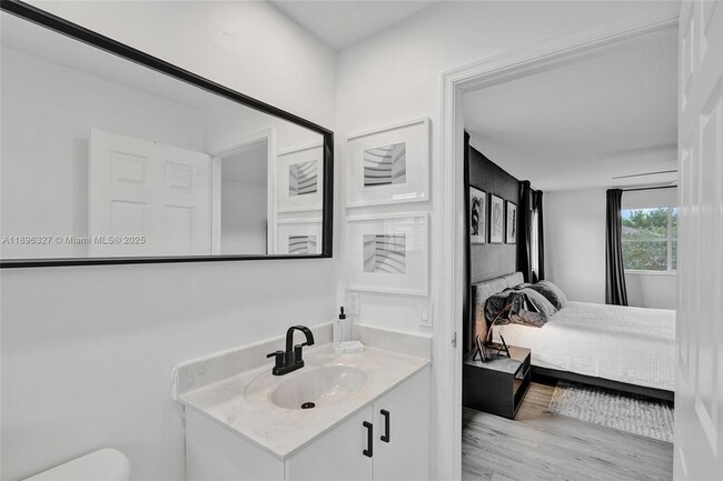 Building Photo - 1725 Winterberry Ln