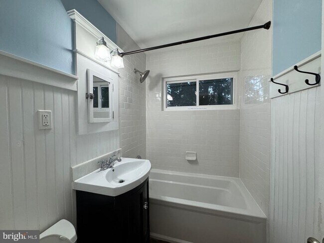 Building Photo - 2612 Sigmona St