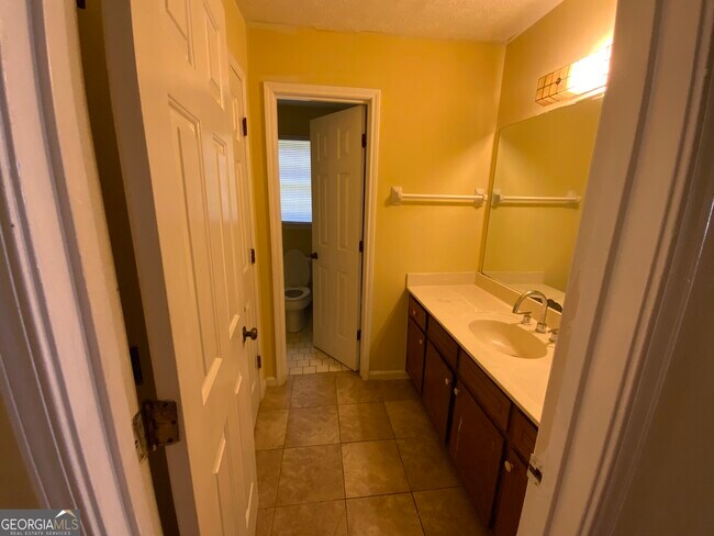 Building Photo - 5697 Grey Fox Cir