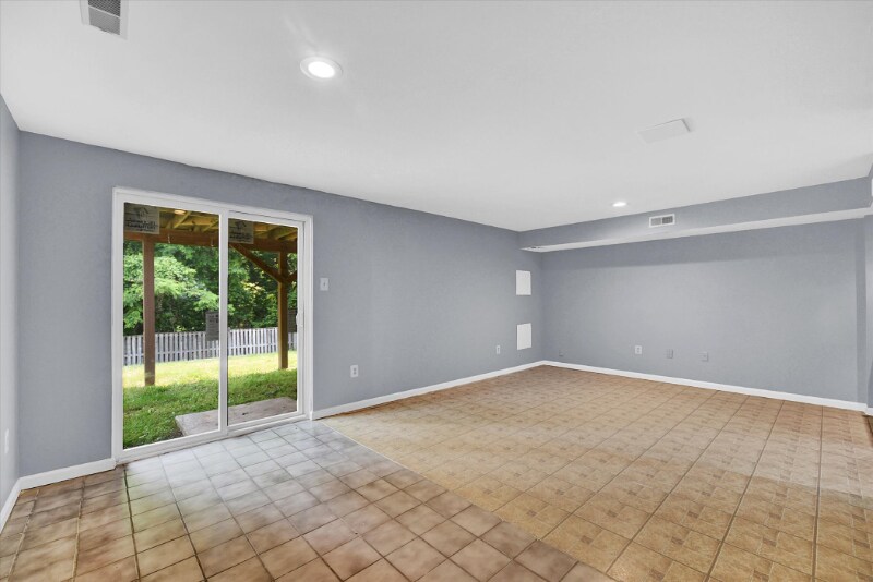 Building Photo - 27 Preakness Ct