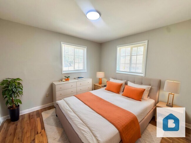 Building Photo - 464-464 Glen View Ct