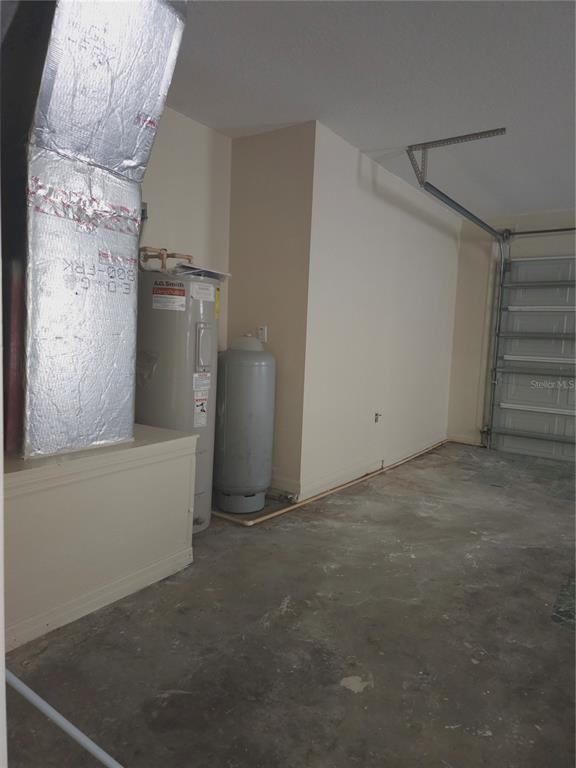 Building Photo - 6997 Hemlock Rd