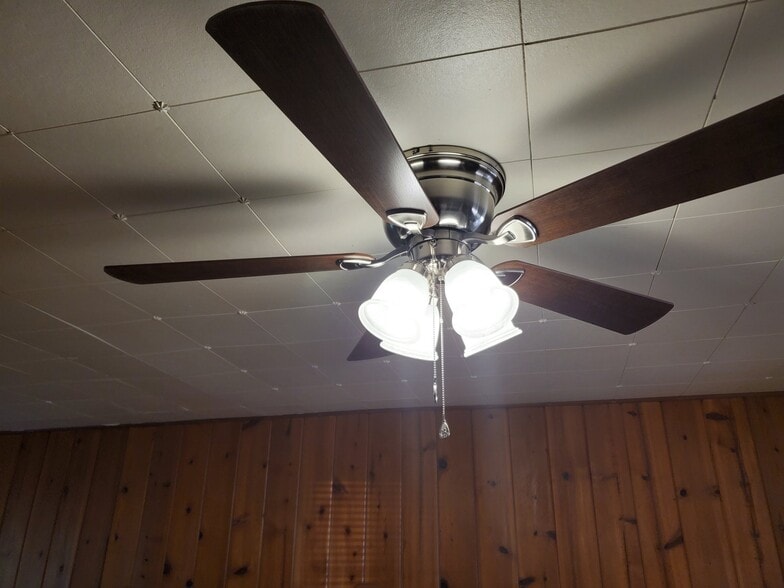 Building Photo - 10370 Ute Pass Ave