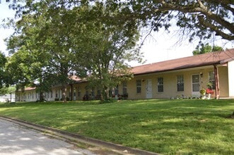 Building Photo - De Soto Apartments