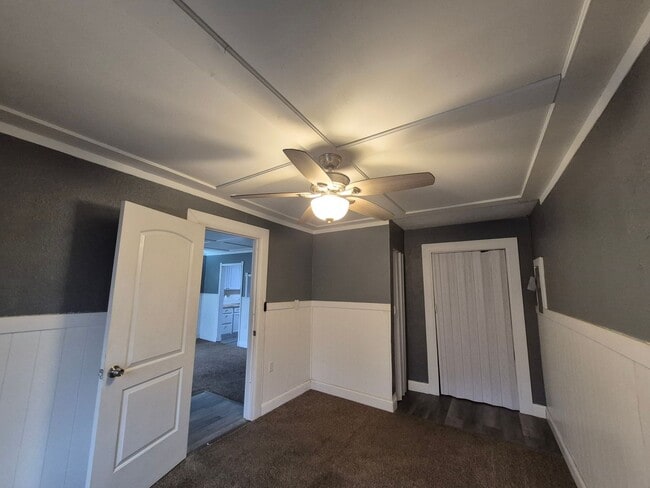 Building Photo - Cozy 2-Bedroom on quiet street