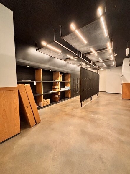 Building Photo - 2300 W Wabansia Ave