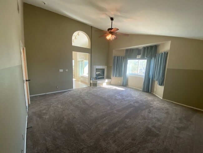 Building Photo - 2640 Ohio Ct