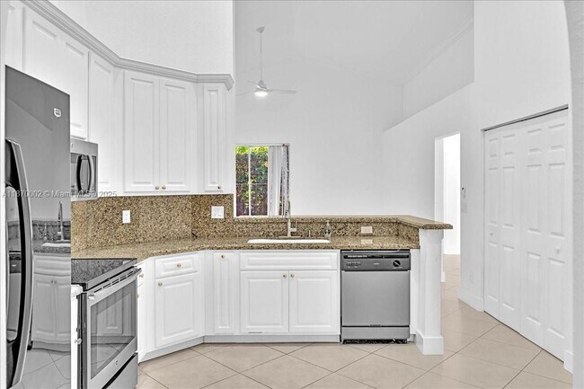 Building Photo - 5650 NW 40th Terrace