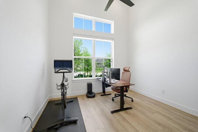 Building Photo - 8115 Fenway Hts Dr