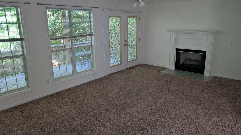 Building Photo - 64 Woodfield Pl