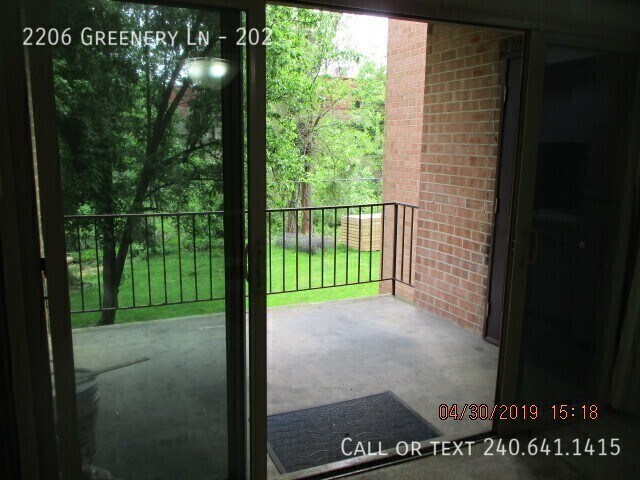Building Photo - 2206 Greenery Ln