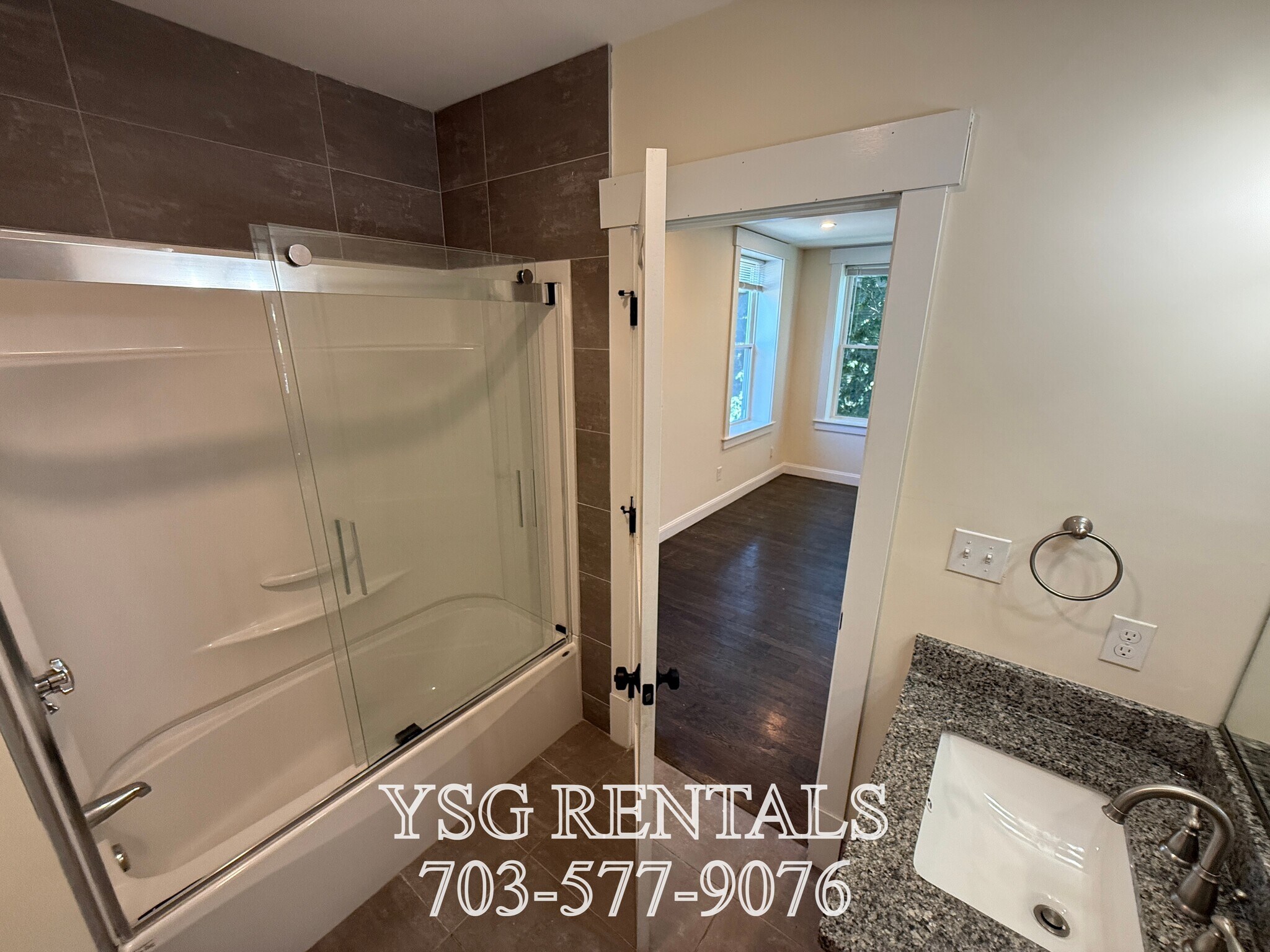 Building Photo - 17 Lambert Ave