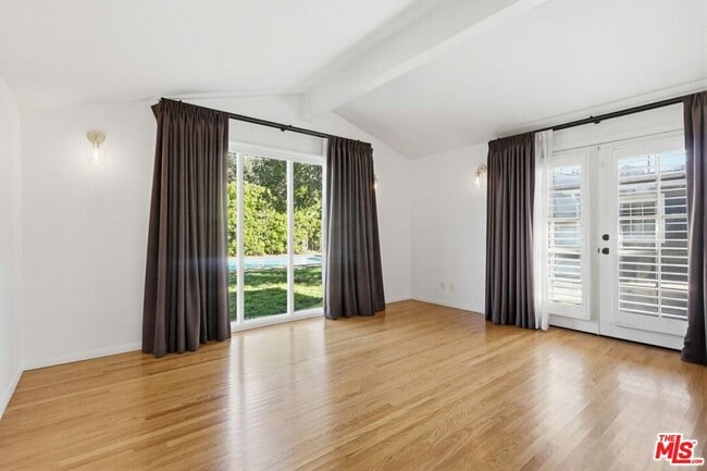 Building Photo - 12005 Hesby St