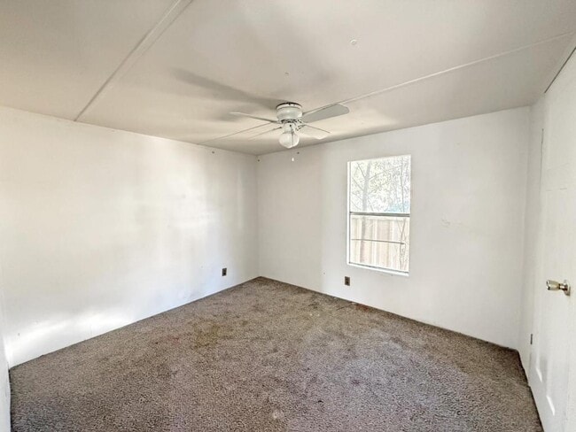 Building Photo - 260 Ponderosa Ln