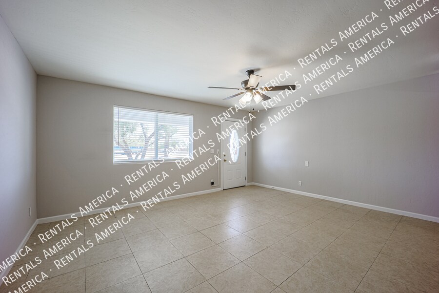 Building Photo - 614 N 74th St
