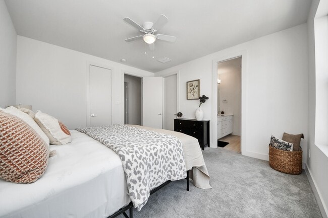 Building Photo - 4810 Martin Oaks Ln