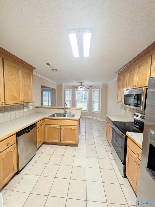 Building Photo - 102 Kilburn Cir