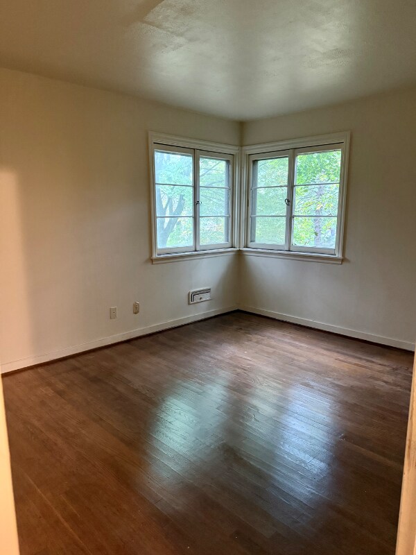 Building Photo - 104 Warnock Rd