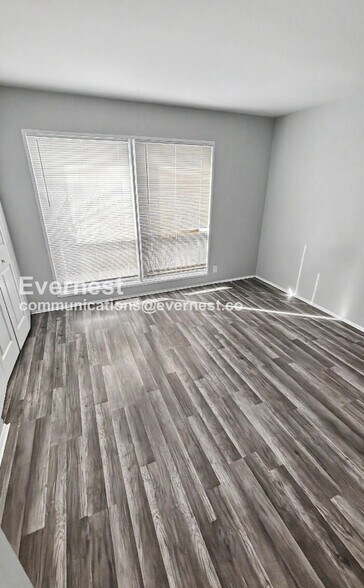 Building Photo - 2380 Grassland Dr