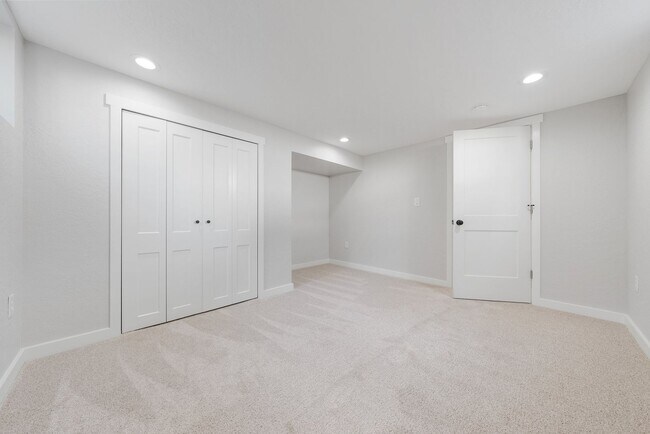 Building Photo - Beautifully Remodeled 4-Bedroom Rancher in...