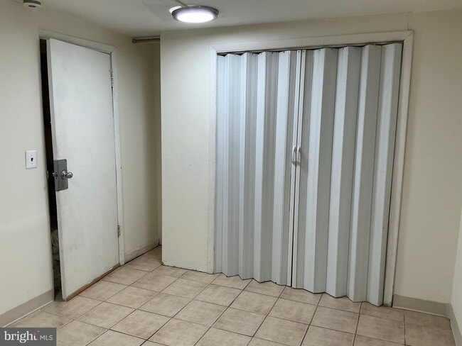 Building Photo - 818 Balsamtree Pl