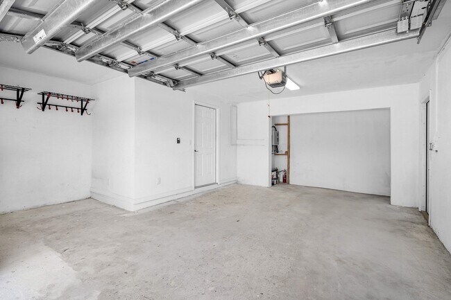 Building Photo - 1128 SW 7th St
