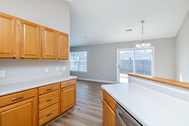 Building Photo - 6259 N Water Cress Cir