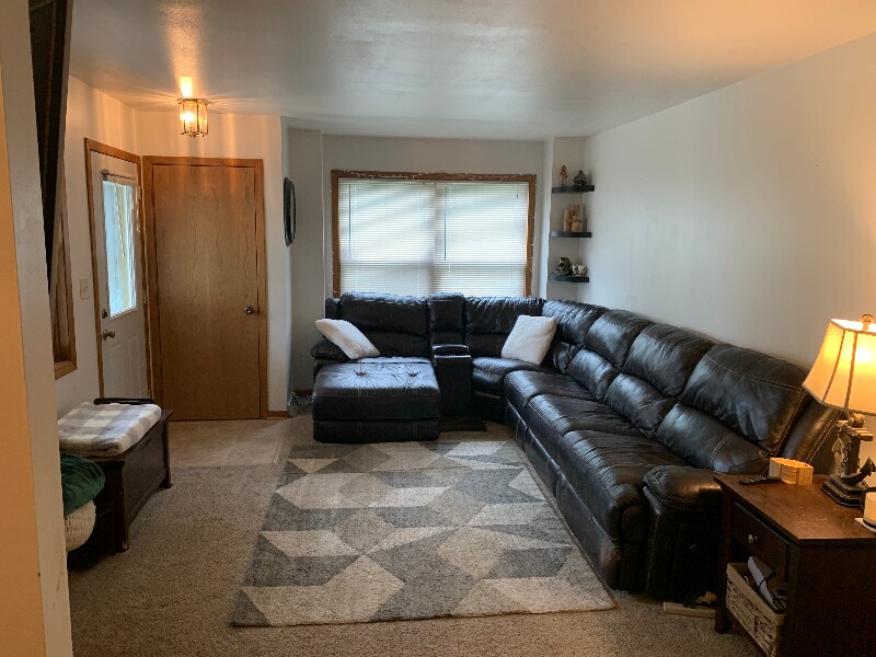 Building Photo - 230 Joellen Dr