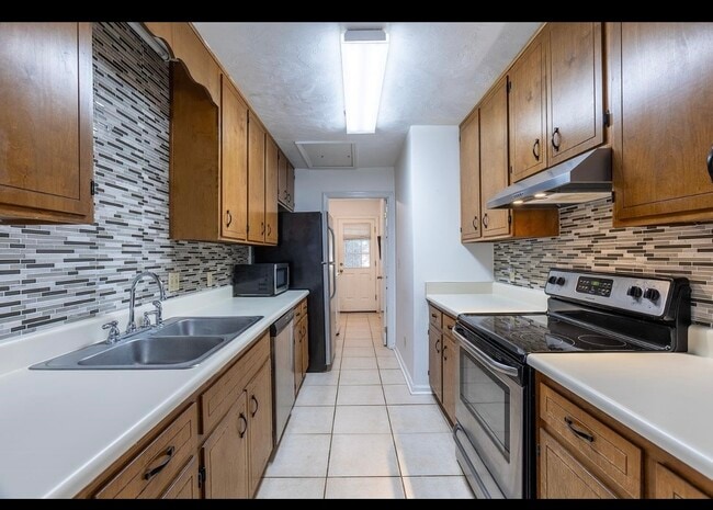 Building Photo - 2428 Talco Hills Dr