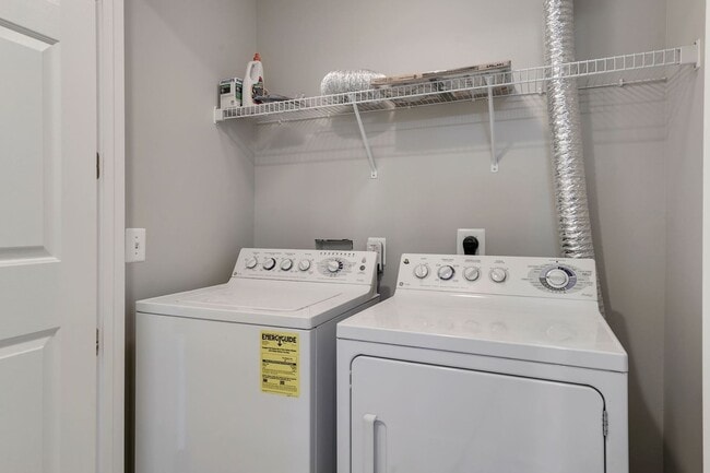 Building Photo - COMING SOON - Great 4 level end unit TH in...