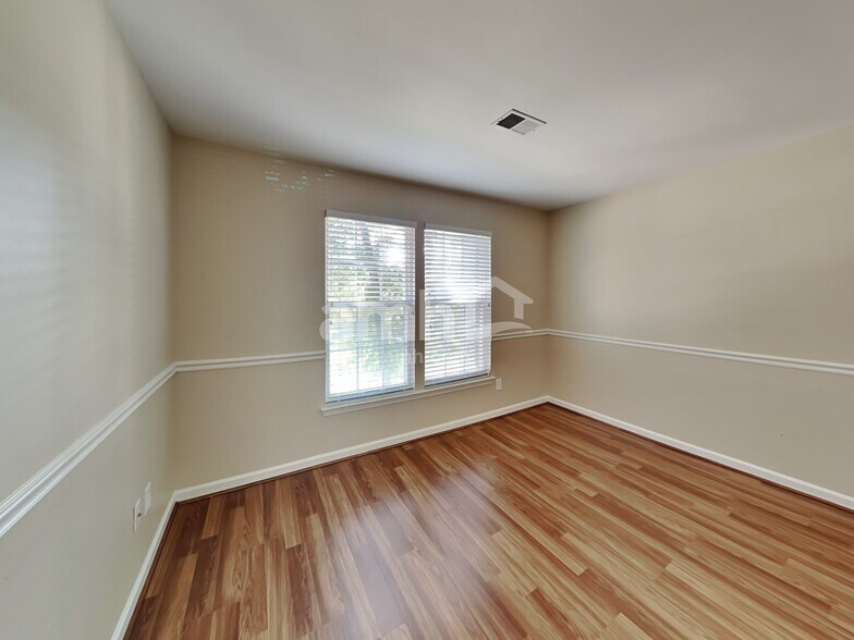 Building Photo - 8934 Tartan Ridge Dr