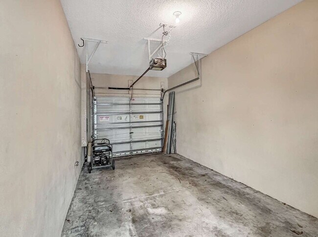 Building Photo - Well-Maintained 3-Bedroom Townhouse in Botanica | 1-Car Garage | Jupiter