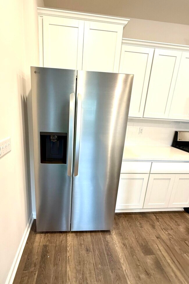 Building Photo - 9093 Malahide Ln