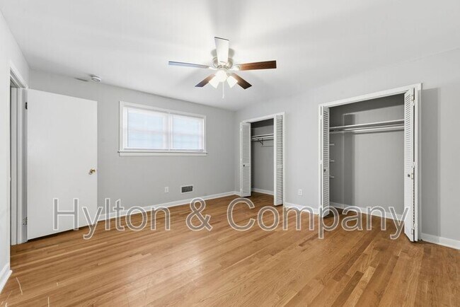 Building Photo - 3203 Delaware Ave